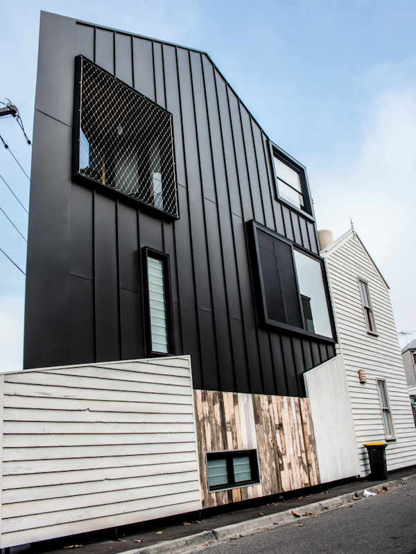 Acute House standing seam aluminium 15