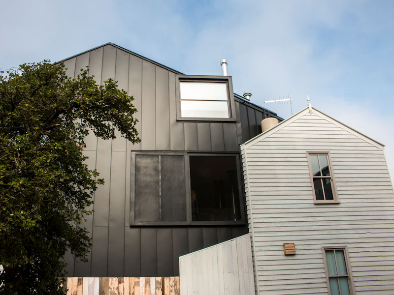 Acute House standing seam aluminium 3