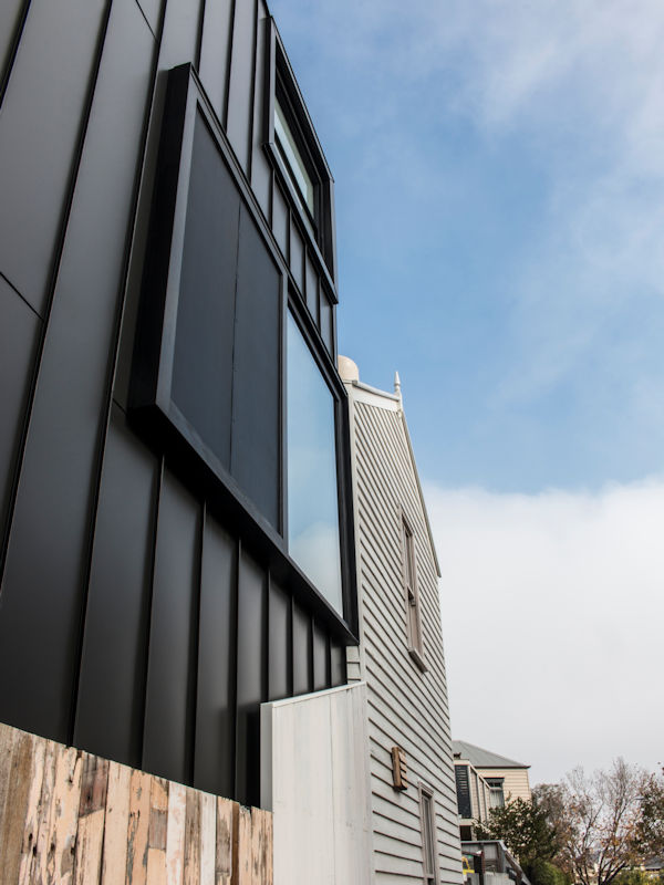 Acute House standing seam aluminium 4