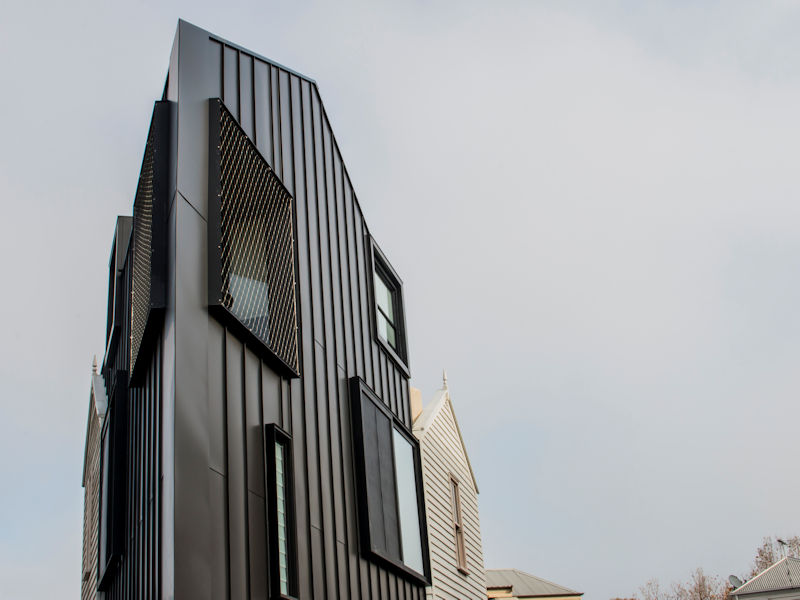 Acute House standing seam aluminium 6