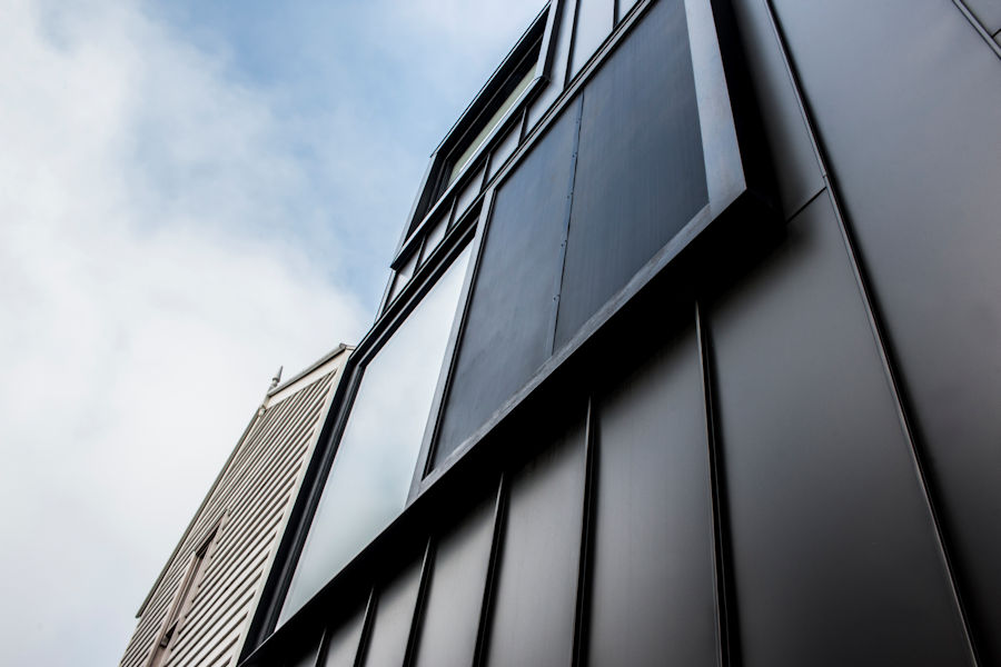 Acute House standing seam aluminium 8