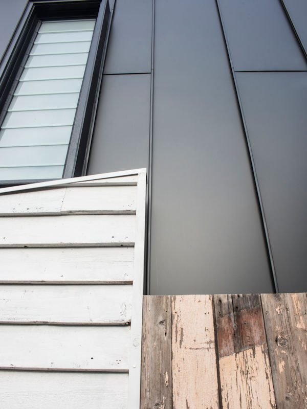 Acute House standing seam aluminium 9